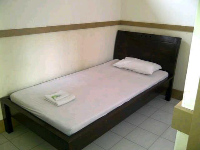 Ndalem Suratin Guesthouse Yogyakarta Room photo