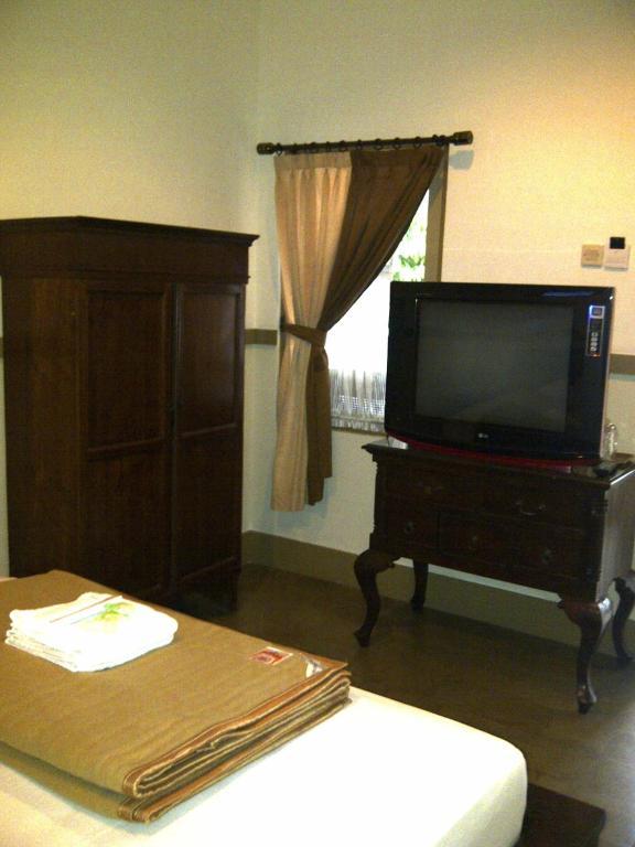 Ndalem Suratin Guesthouse Yogyakarta Room photo