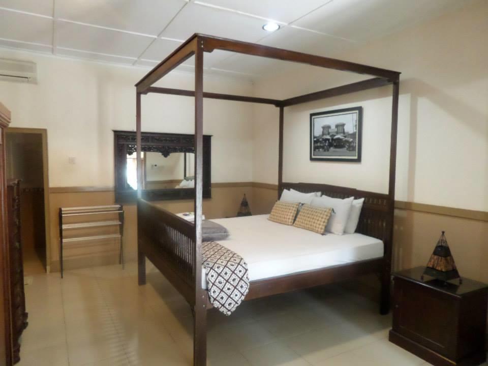 Ndalem Suratin Guesthouse Yogyakarta Room photo